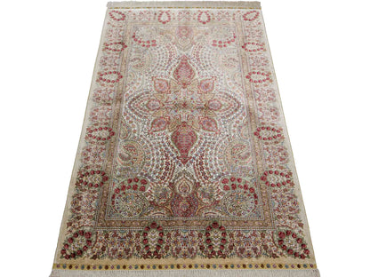 Sehr feiner, handgeknüpfter Khademi Hereke Orientteppich aus Seide, creme. 156x94 cm. Vertrieb durch Jupiter Intl.