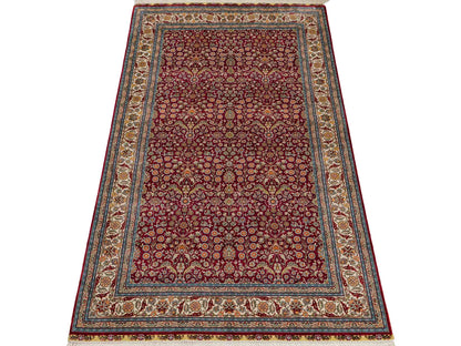 Sehr feiner, handgeknüpfter Khademi Hereke Orientteppich aus Seide, rot. 156x94 cm. Vertrieb durch Jupiter Intl.