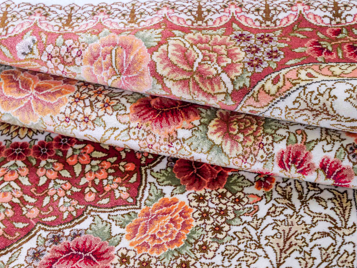 Sehr feiner, handgeknüpfter Khademi Hereke Orientteppich aus Seide, creme. 156x94 cm. Vertrieb durch Jupiter Intl.
