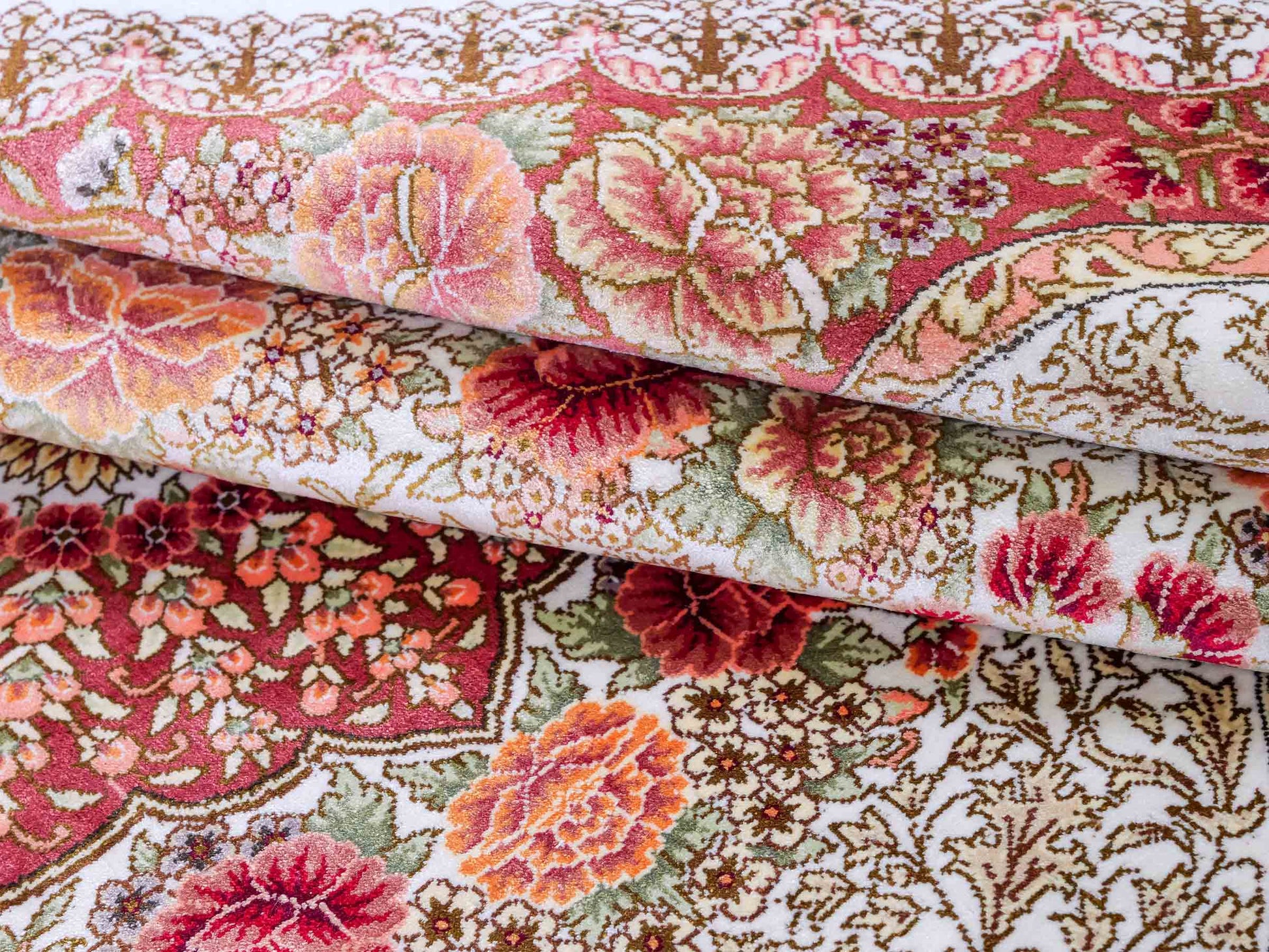 Sehr feiner, handgeknüpfter Khademi Hereke Orientteppich aus Seide, creme. 156x94 cm. Vertrieb durch Jupiter Intl.