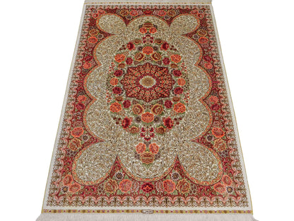 Sehr feiner, handgeknüpfter Khademi Hereke Orientteppich aus Seide, creme. 156x96 cm. Vertrieb durch Jupiter Intl.