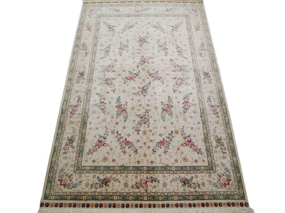 Sehr feiner, handgeknüpfter Khademi Orientteppich mit Hereke Design aus reiner Seide, creme, weiß. 185x124 cm. Vertrieb durch Jupiter Intl.