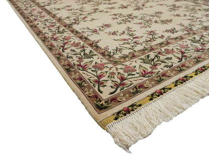 Sehr feiner, handgeknüpfter Khademi Orientteppiche mit Hereke Design aus reiner Seide, creme, weiß. 186x124 cm. Vertrieb durch Jupiter Intl.