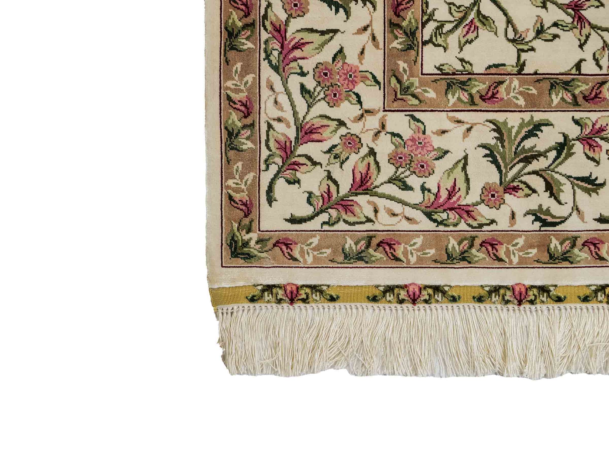 Sehr feiner, handgeknüpfter Khademi Orientteppiche mit Hereke Design aus reiner Seide, creme, weiß. 186x124 cm. Vertrieb durch Jupiter Intl.