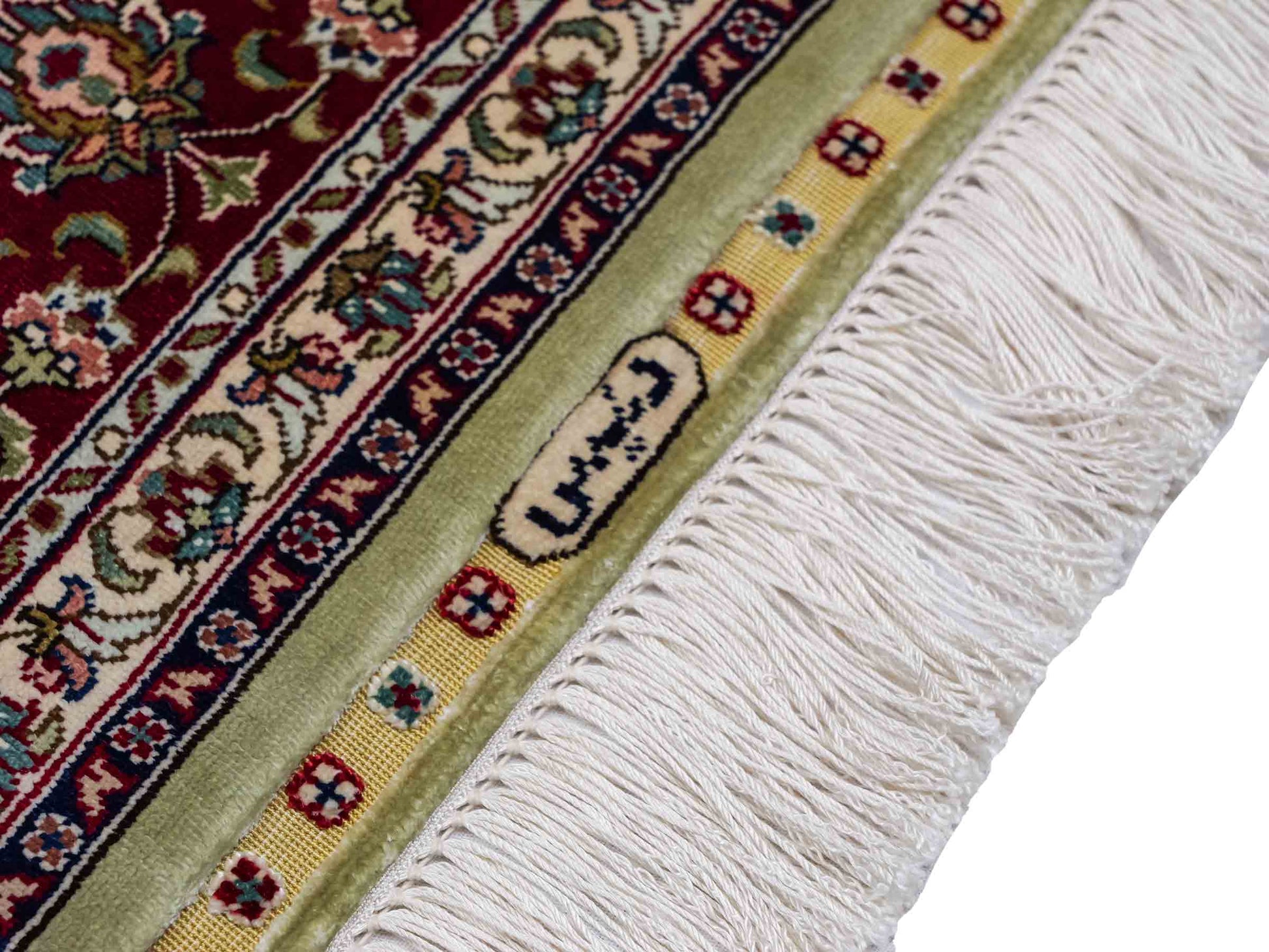 Sehr feiner, handgeknüpfter Khademi Orientteppich mit Hereke Design aus reiner Seide, oliv, rot. 186x124 cm. Vertrieb durch Jupiter Intl.