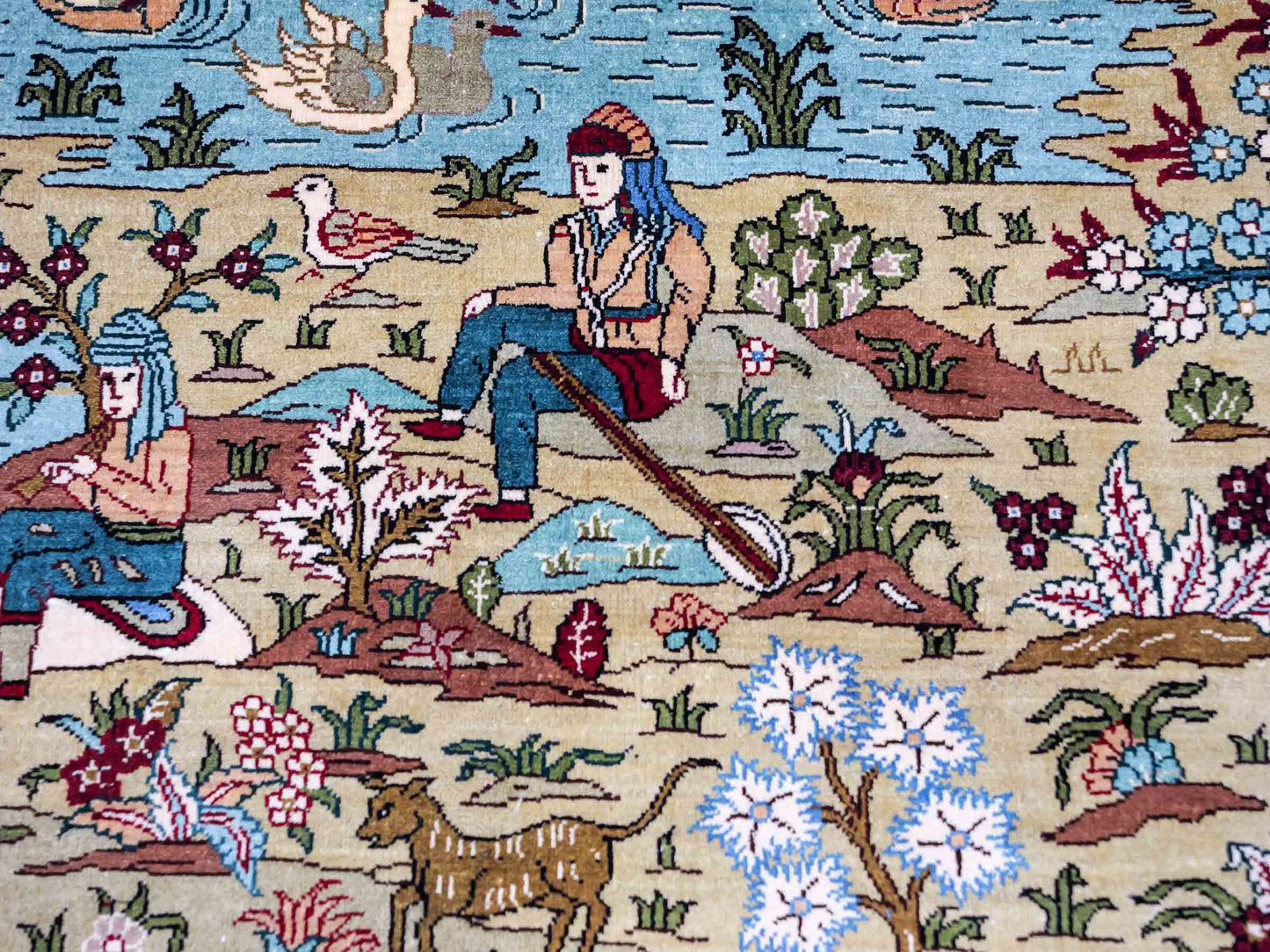 Sehr feiner, handgeknüpfter Khademi Orientteppich mit Hereke Design aus reiner Seide, rot, multicolor. 189x124 cm. Vertrieb durch Jupiter Intl.