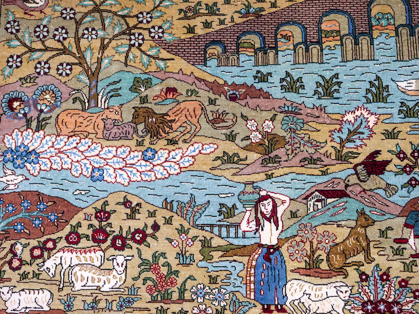 Sehr feiner, handgeknüpfter Khademi Orientteppich mit Hereke Design aus reiner Seide, rot, multicolor. 190x125 cm.  Vertrieb durch Jupiter Intl.