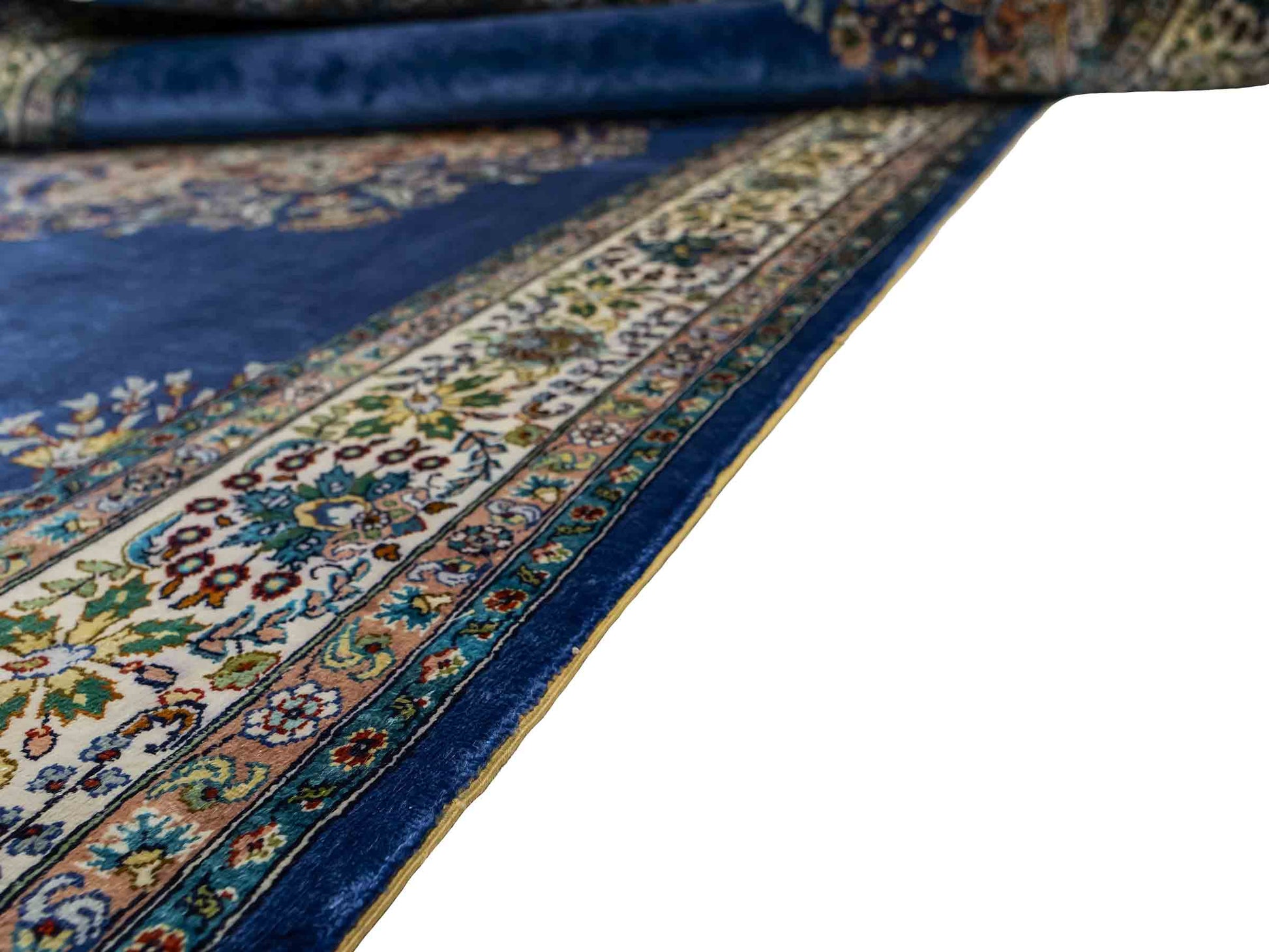 Sehr feiner, handgeknüpfter Khademi Orientteppich mit Hereke Design aus reiner Seide, blau, creme. 192x99 cm. Vertrieb durch Jupiter Intl.