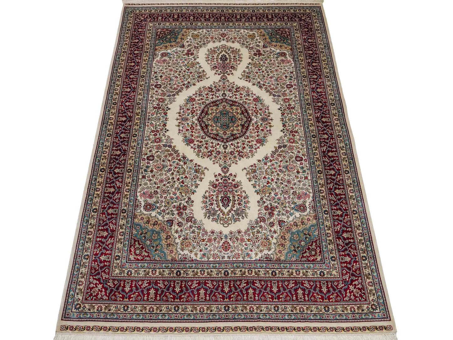 Sehr feiner, handgeknüpfter Khademi Orientteppich mit Hereke Design aus reiner Seide, creme, weiß, rot. 194x124 cm. Vertrieb durch Jupiter Intl.