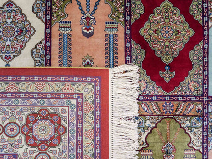 Sehr feiner, handgeknüpfter Khademi Orientteppich mit Hereke Design aus reiner Seide, rot, multicolor. 245x170 cm. Vertrieb durch Jupiter Intl.