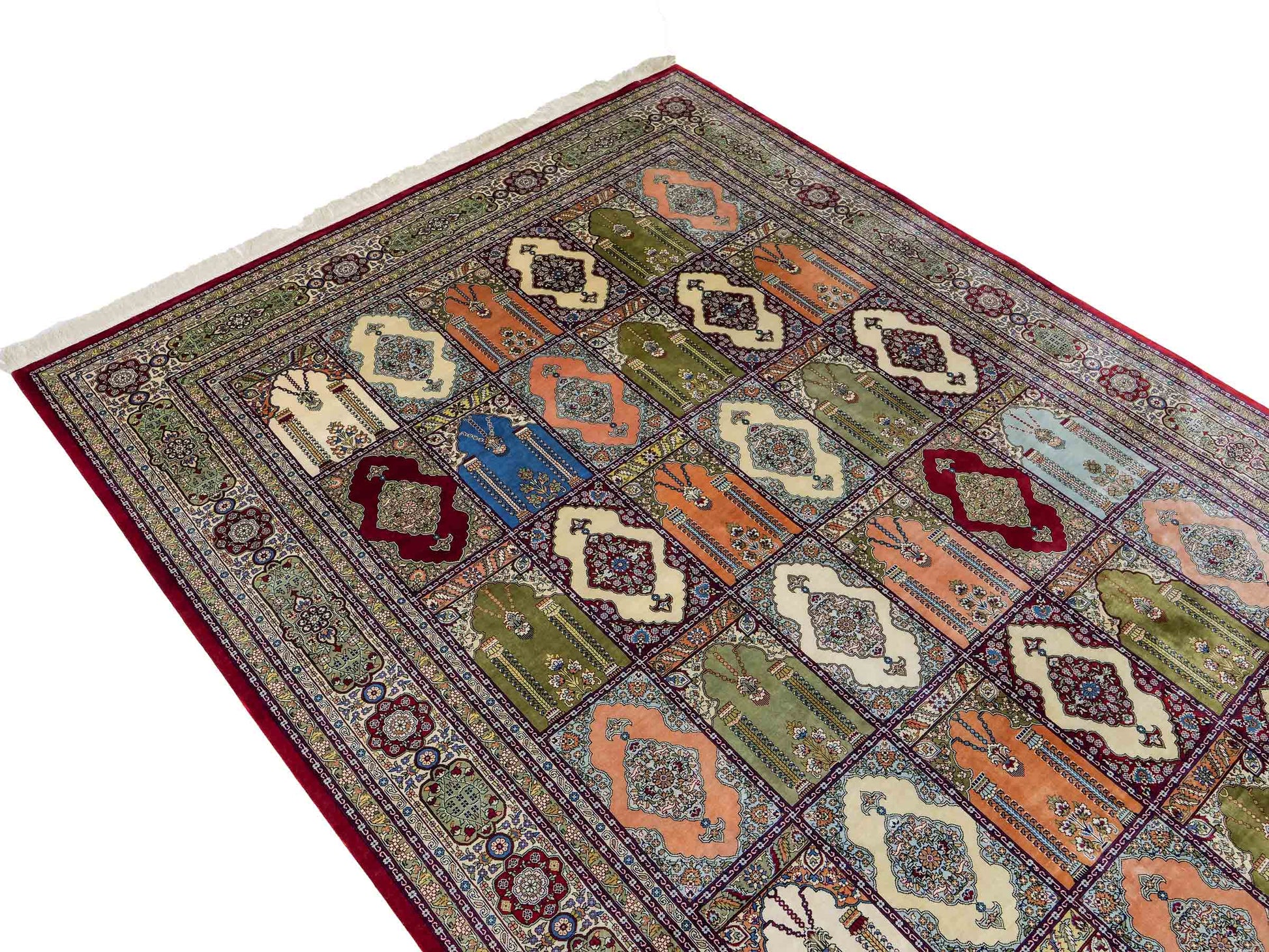 Sehr feiner, handgeknüpfter Khademi Orientteppich mit Hereke Design aus reiner Seide, rot, multicolor. 245x170 cm. Vertrieb durch Jupiter Intl.