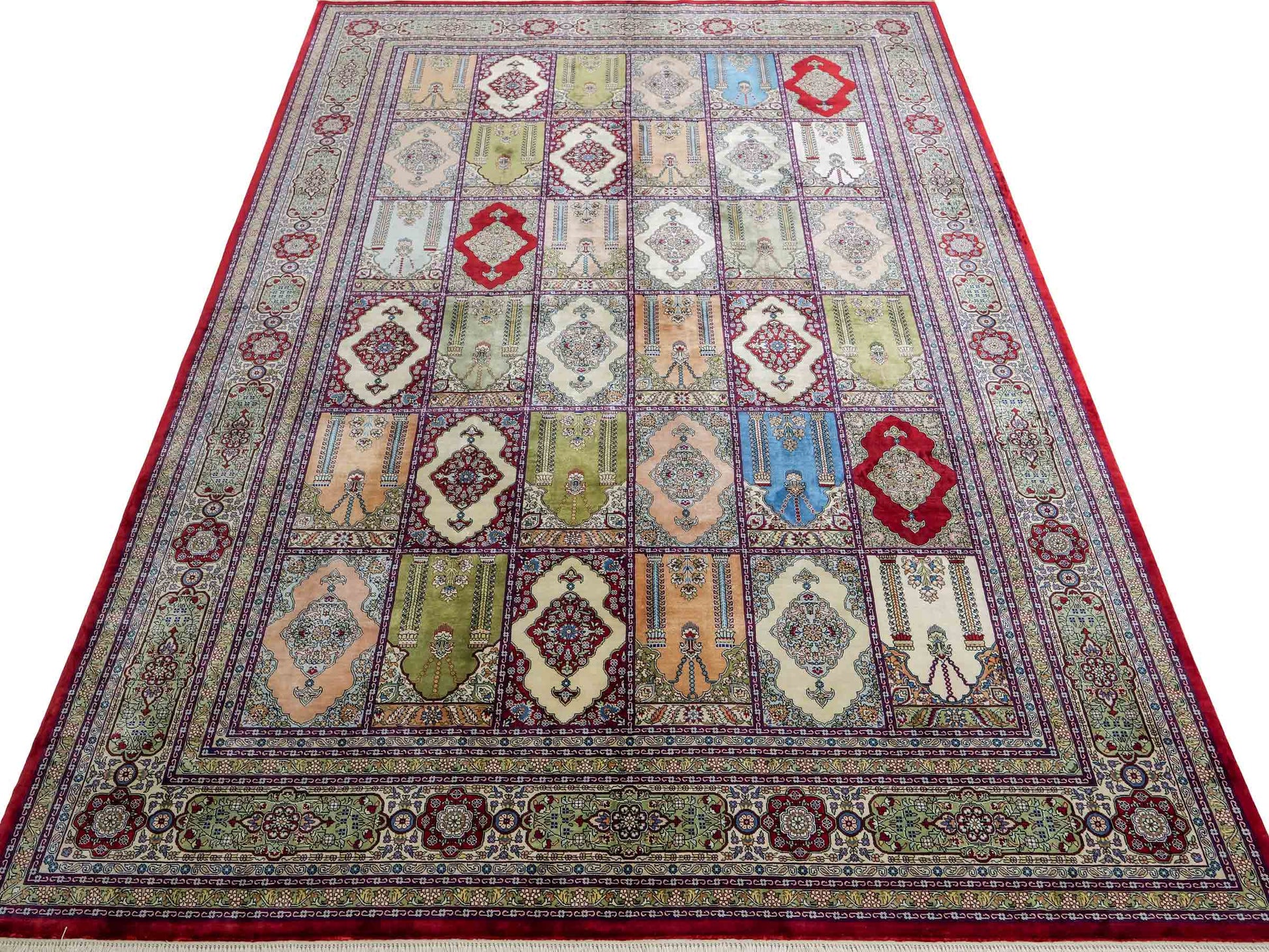 Sehr feiner, handgeknüpfter Khademi Orientteppich mit Hereke Design aus reiner Seide, rot, multicolor. 245x170 cm. Vertrieb durch Jupiter Intl.