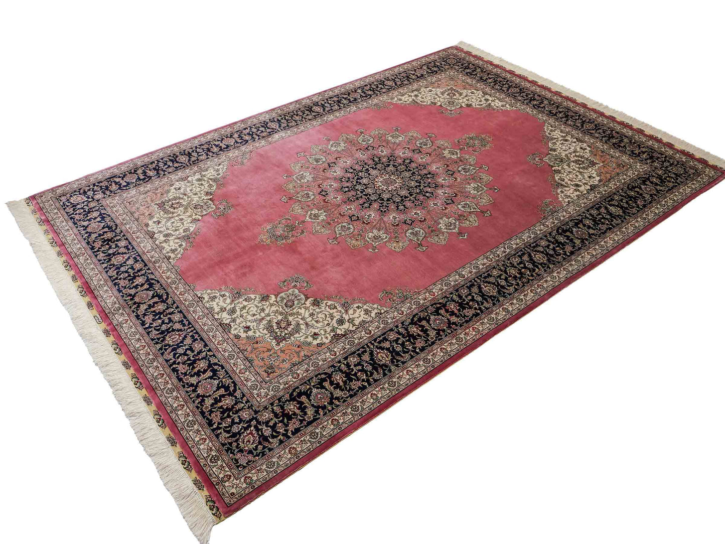 Sehr feiner, handgeknüpfter Khademi Orientteppich mit Hereke Design aus reiner Seide, rosa, blau. 249x171 cm. Vertrieb durch Jupiter Intl.