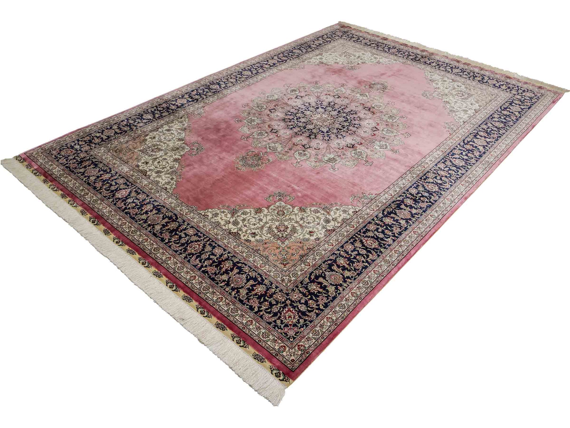 Sehr feiner, handgeknüpfter Khademi Orientteppich mit Hereke Design aus reiner Seide, rosa, blau. 249x171 cm. Vertrieb durch Jupiter Intl.
