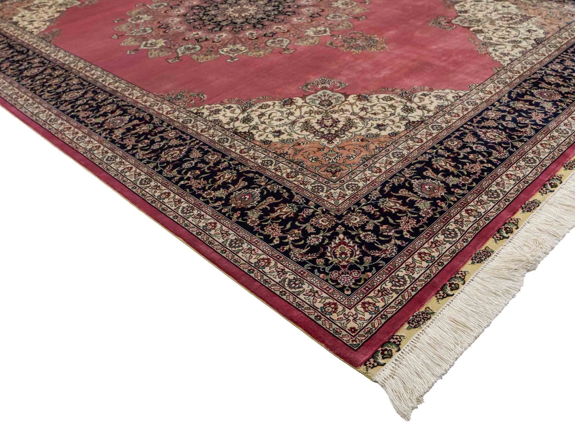 Sehr feiner, handgeknüpfter Khademi Orientteppich mit Hereke Design aus reiner Seide, rosa, blau. 249x171 cm. Vertrieb durch Jupiter Intl.