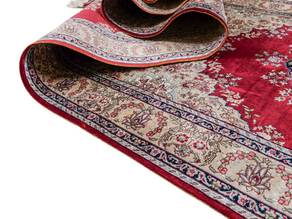 Sehr feiner, handgeknüpfter Khademi Orientteppich Läufer mit Hereke Design aus purer Seide, rot, creme. 306x79 cm. Vertrieb durch Jupiter Intl.