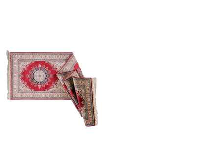 Sehr feiner, handgeknüpfter Khademi Orientteppich Läufer mit Hereke Design aus purer Seide, rot, creme. 306x79 cm. Vertrieb durch Jupiter Intl.