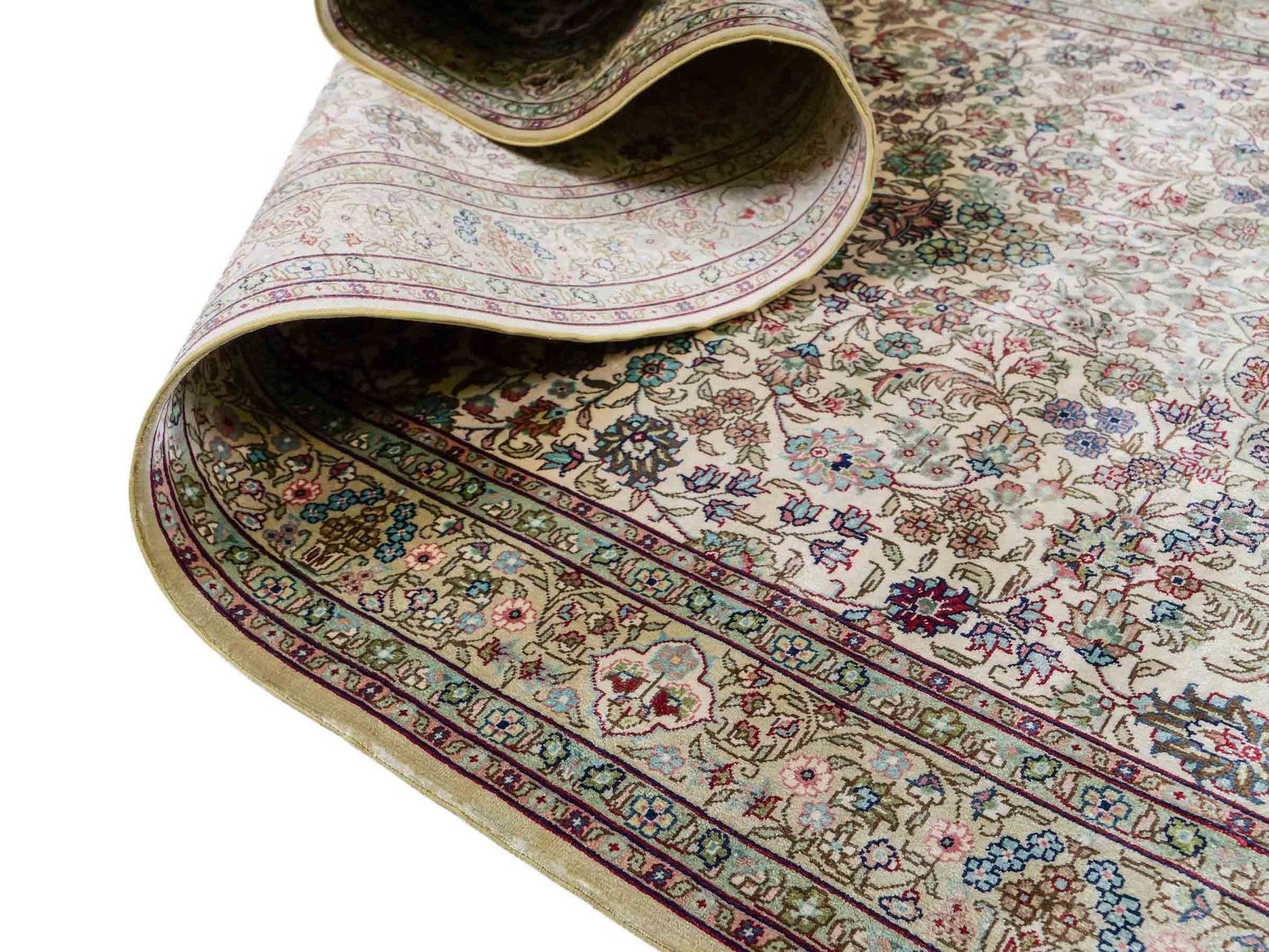 Sehr feiner, handgeknüpfter Khademi Orientteppich mit Hereke Design aus purer Seide, creme, weiß, beige. 307x79 cm. Vertrieb durch Jupiter Intl.