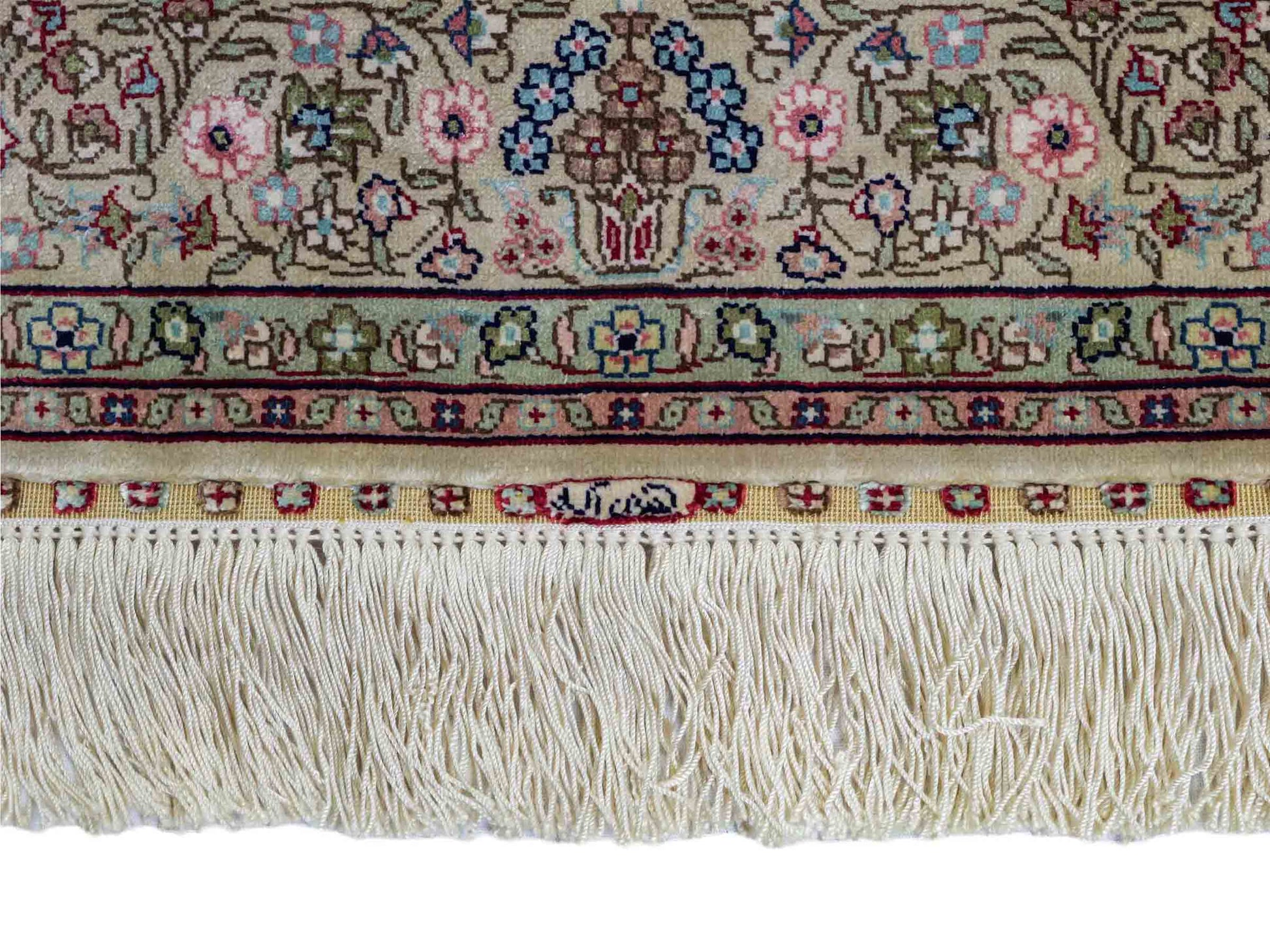 Sehr feiner, handgeknüpfter Khademi Orientteppich mit Hereke Design aus purer Seide, creme, weiß, beige. 307x79 cm. Vertrieb durch Jupiter Intl.