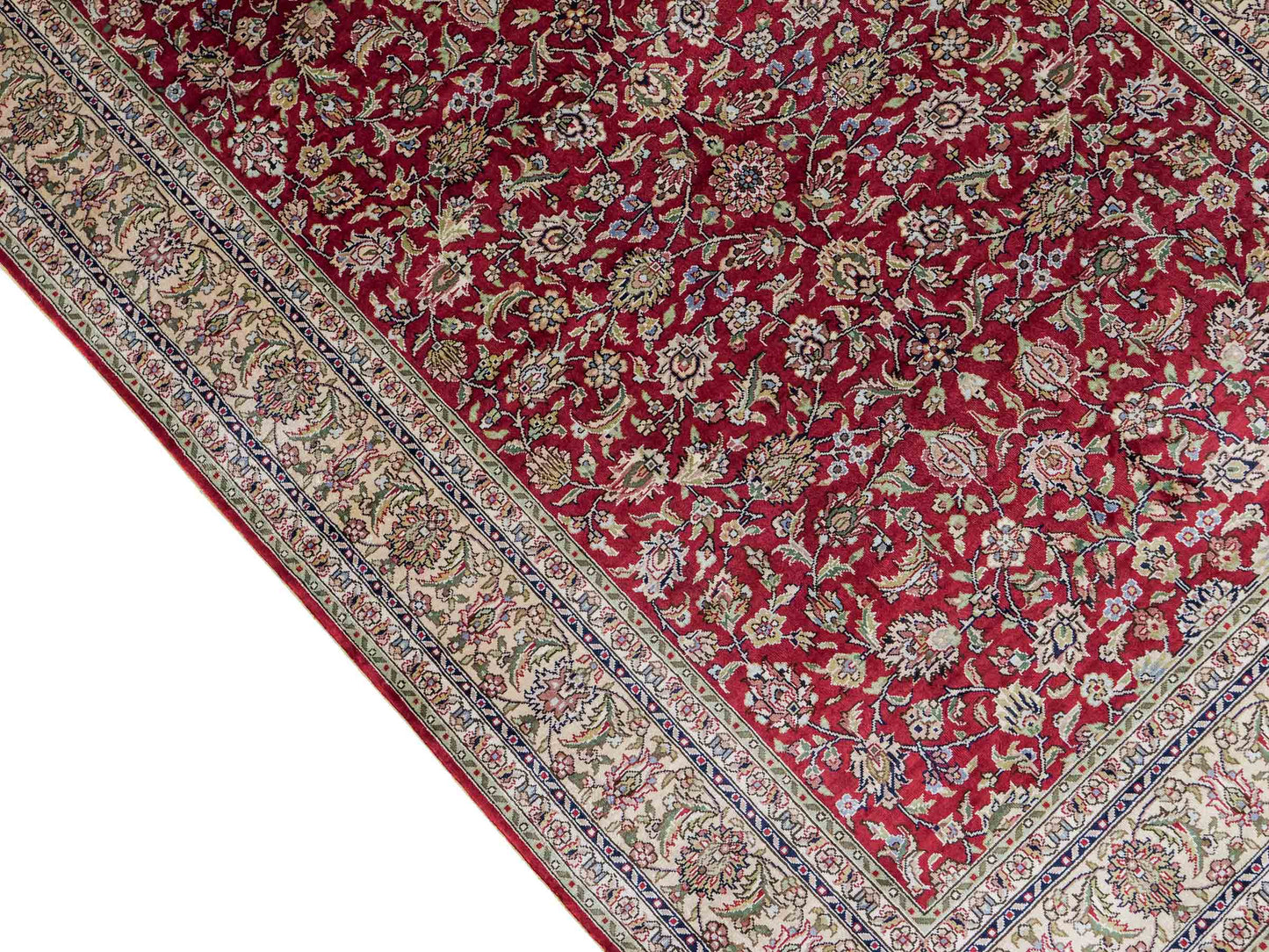 Sehr feiner, handgeknüpfter Khademi Orientteppich mit Hereke Design aus purer Seide, rot, creme, weiß. 308x79 cm. Vertrieb durch Jupiter Intl.