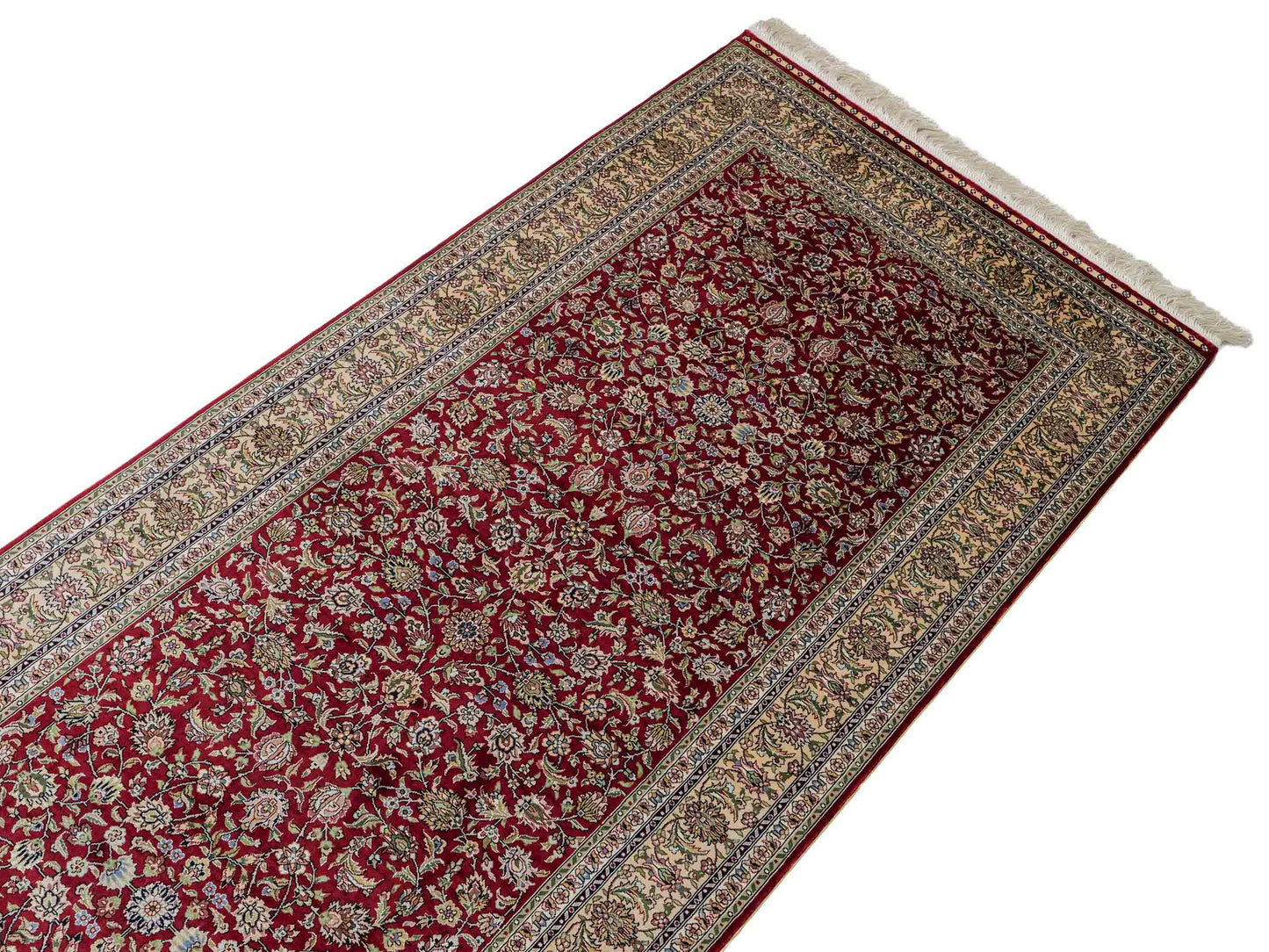 Sehr feiner, handgeknüpfter Khademi Orientteppich mit Hereke Design aus purer Seide, rot, creme, weiß. 308x79 cm. Vertrieb durch Jupiter Intl.