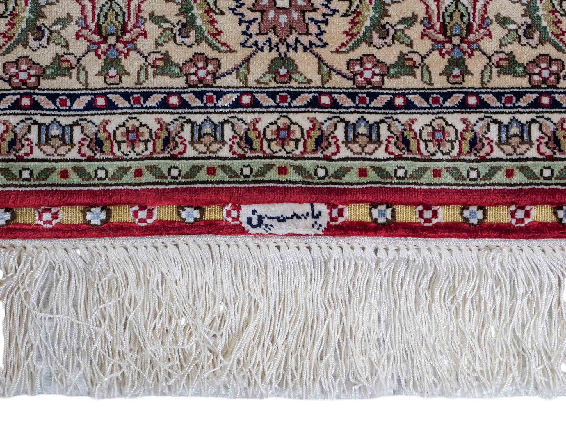 Sehr feiner, handgeknüpfter Khademi Orientteppich mit Hereke Design aus purer Seide, rot, creme, weiß. 308x79 cm. Vertrieb durch Jupiter Intl.
