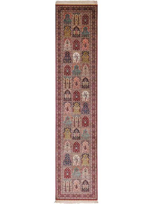 Sehr feiner, handgeknüpfter Khademi Orientteppich Läufer mit Hereke Design aus Seide, rot, multicolor. 368x78 cm. Vertrieb durch Jupiter Intl.
