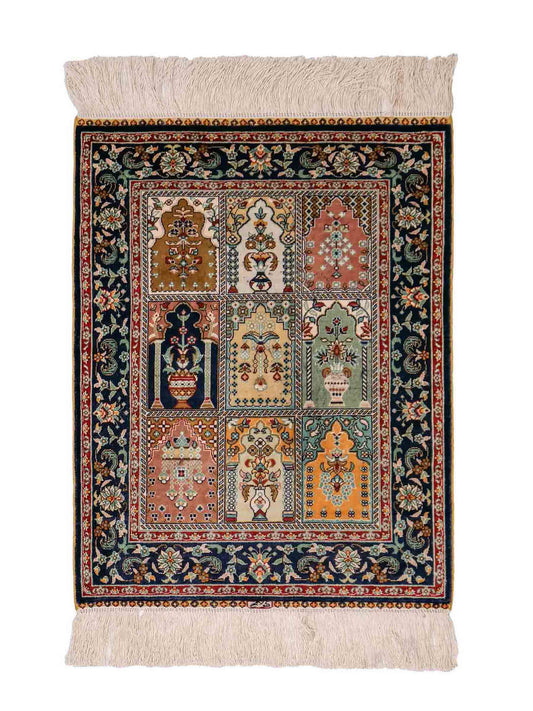 Sehr feiner, handgeknüpfter Khademi Orientteppich aus reiner Seide mit Hereke Design, blau, multicolor. 61x47 cm. Vertrieb durch Jupiter Intl.