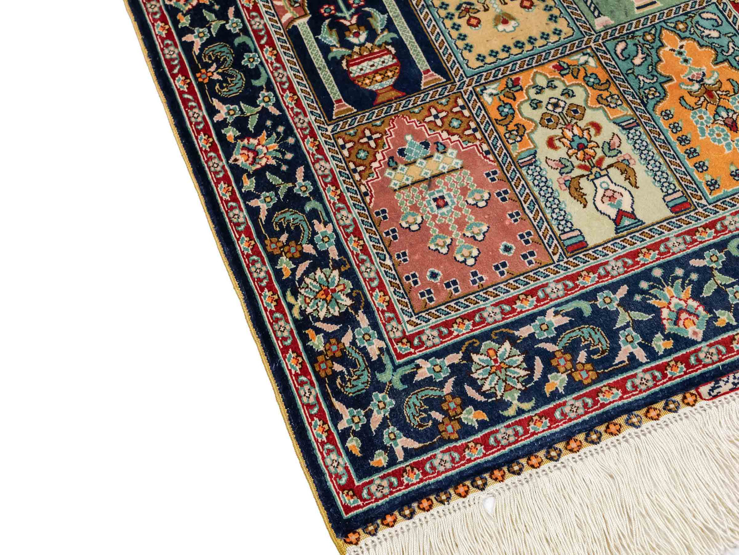 Sehr feiner, handgeknüpfter Khademi Orientteppich aus reiner Seide mit Hereke Design, blau, multicolor. 61x47 cm. Vertrieb durch Jupiter Intl.