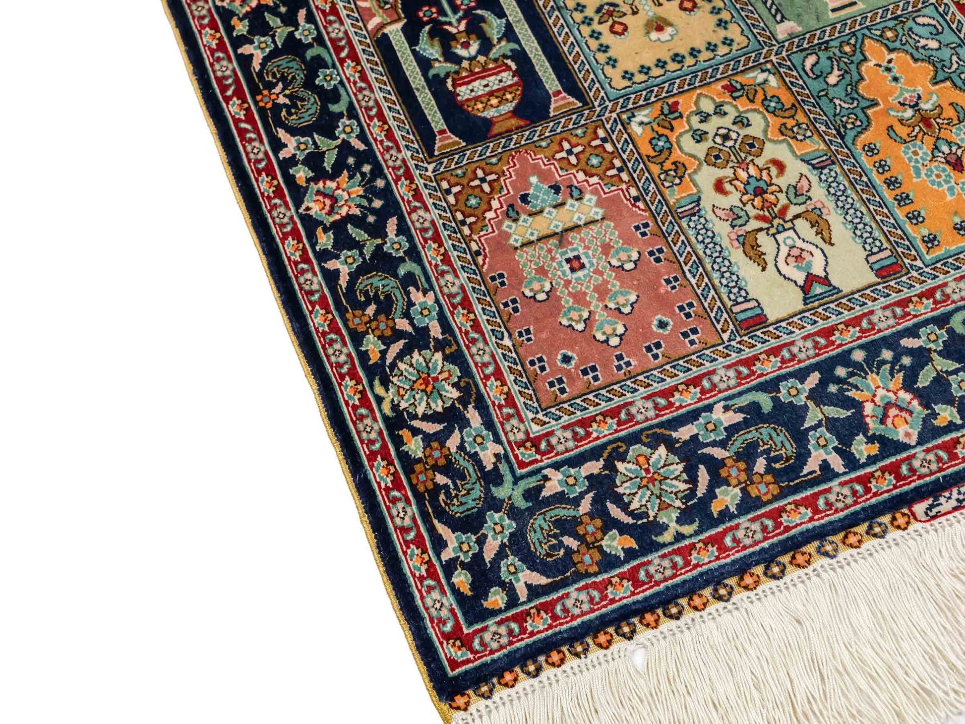 Sehr feiner, handgeknüpfter Khademi Orientteppich aus reiner Seide mit Hereke Design, blau, multicolor. 61x47 cm. Vertrieb durch Jupiter Intl.