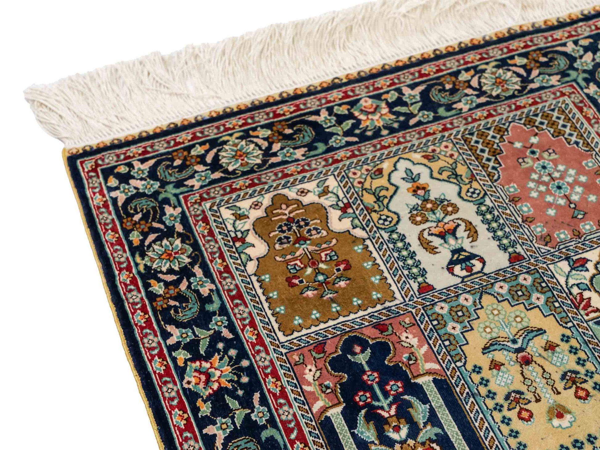 Sehr feiner, handgeknüpfter Khademi Orientteppich aus reiner Seide mit Hereke Design, blau, multicolor. 61x47 cm. Vertrieb durch Jupiter Intl.