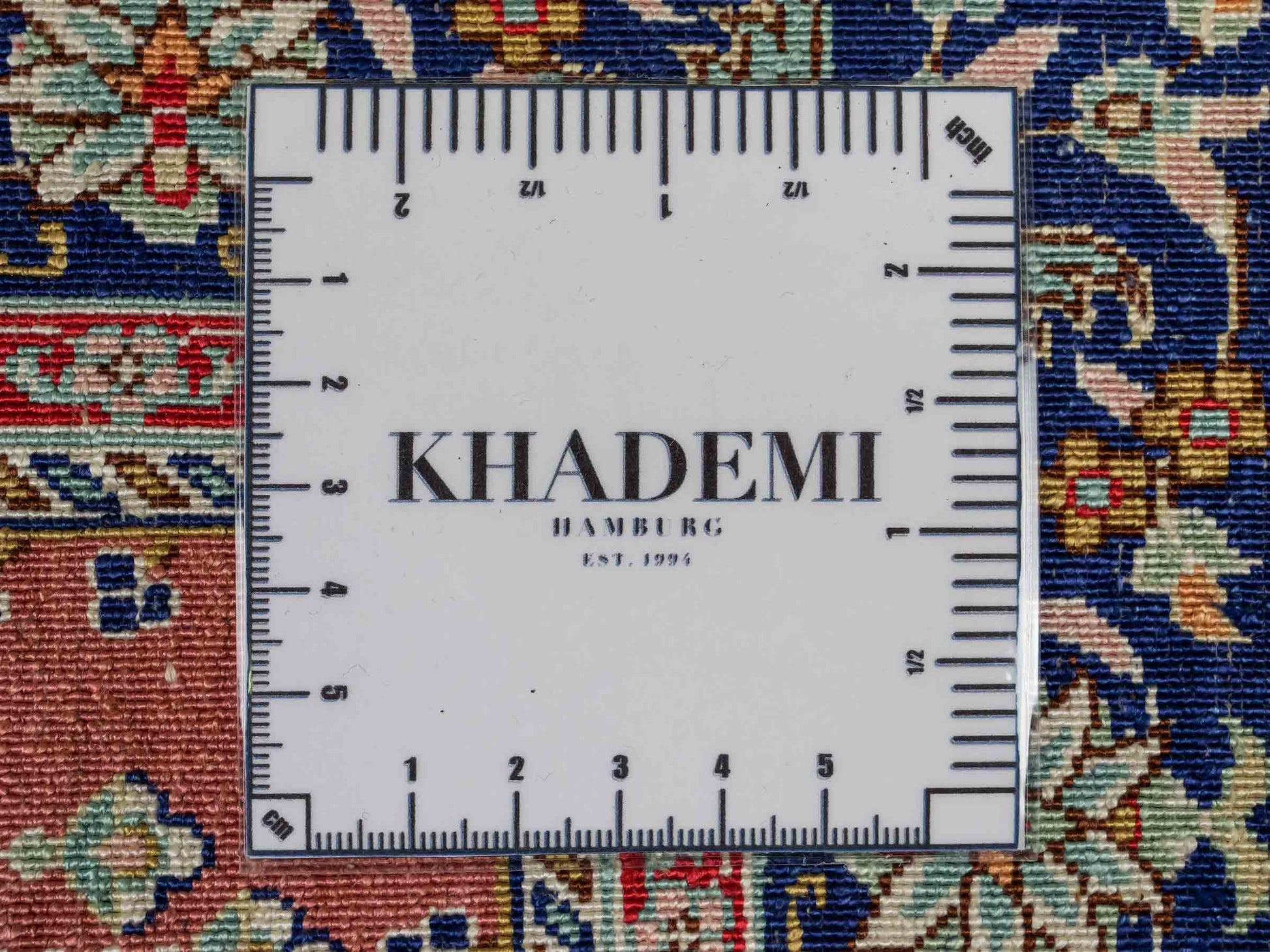 Sehr feiner, handgeknüpfter Khademi Orientteppich aus reiner Seide mit Hereke Design, blau, multicolor. 61x47 cm. Vertrieb durch Jupiter Intl.