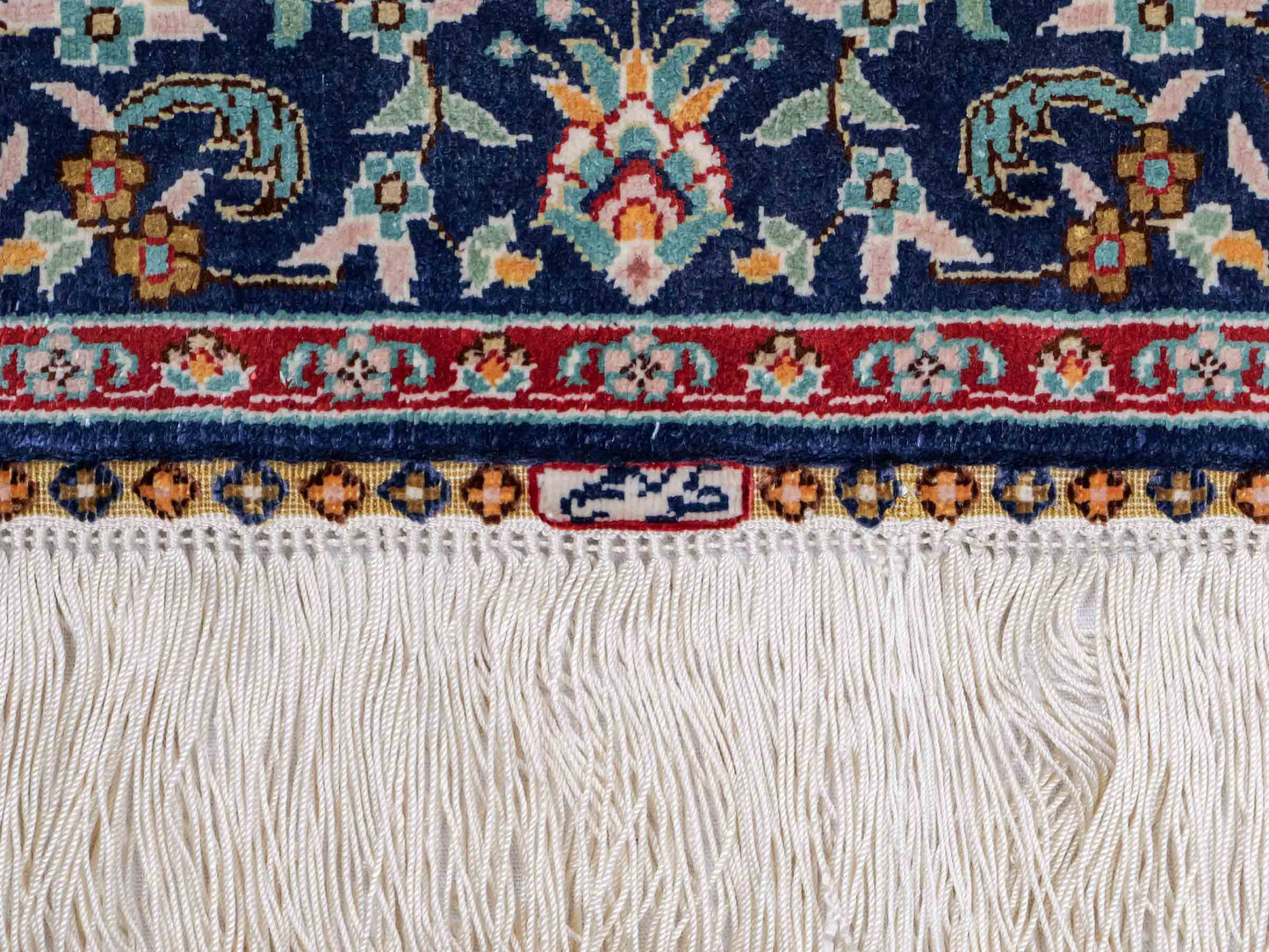 Sehr feiner, handgeknüpfter Khademi Orientteppich aus reiner Seide mit Hereke Design, blau, multicolor. 61x47 cm. Vertrieb durch Jupiter Intl.