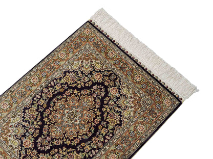 Sehr feiner, handgeknüpfter Khademi Orientteppich mit Hereke Design aus reiner Seide, blau, beige. 61x47 cm. Vertrieb durch Jupiter Intl.