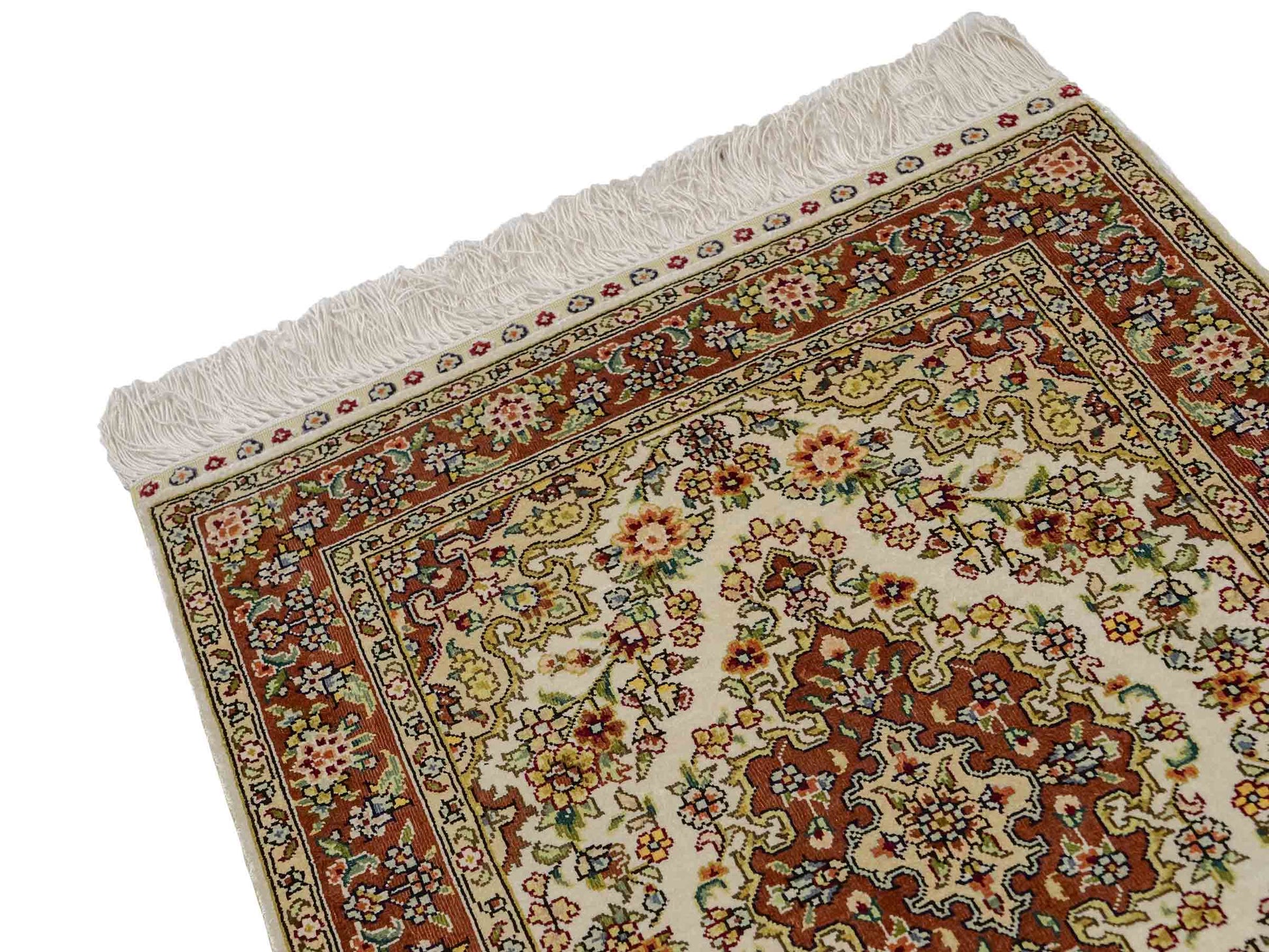 Sehr feiner, handgeknüpfter Khademi Orientteppich mit Hereke Design aus reiner Seide, creme, weiß, rosa. 62x47 cm. Vertrieb durch Jupiter Intl.