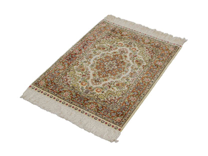 Sehr feiner, handgeknüpfter Khademi Orientteppich mit Hereke Design aus reiner Seide, creme, weiß, rosa. 62x47 cm. Vertrieb durch Jupiter Intl.