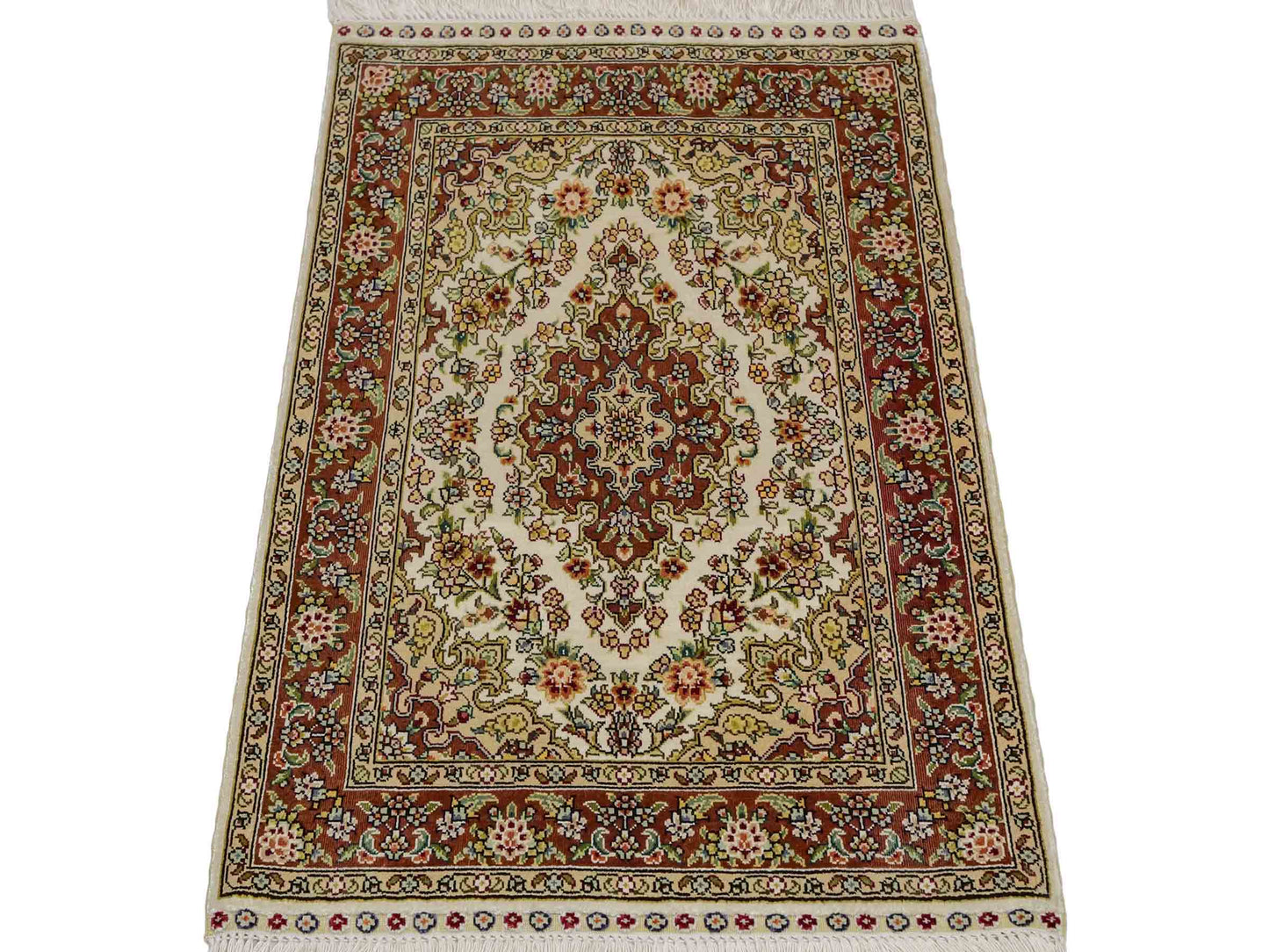 Sehr feiner, handgeknüpfter Khademi Orientteppich mit Hereke Design aus reiner Seide, creme, weiß, rosa. 62x47 cm. Vertrieb durch Jupiter Intl.