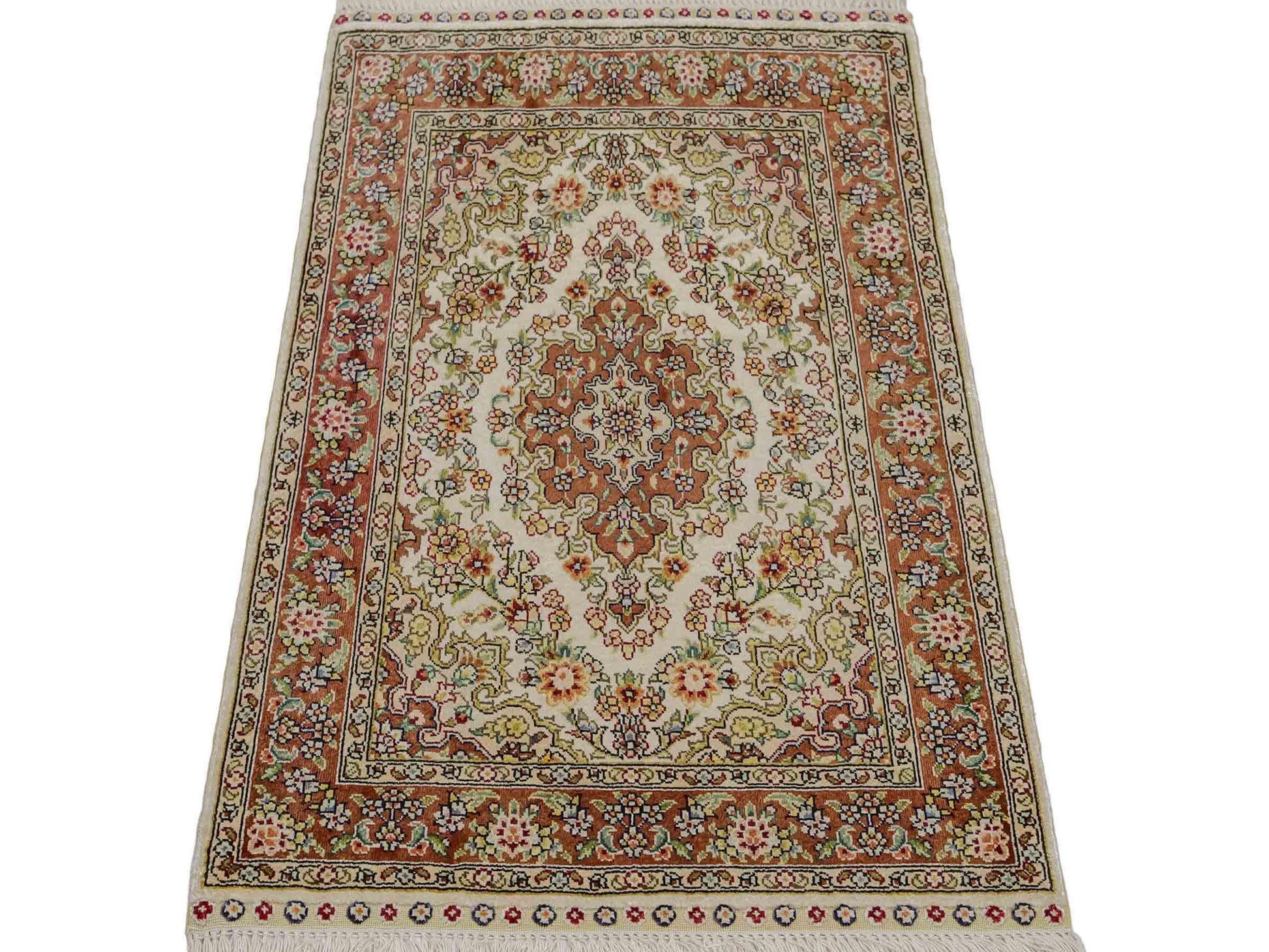 Sehr feiner, handgeknüpfter Khademi Orientteppich mit Hereke Design aus reiner Seide, creme, weiß, rosa. 62x47 cm. Vertrieb durch Jupiter Intl.