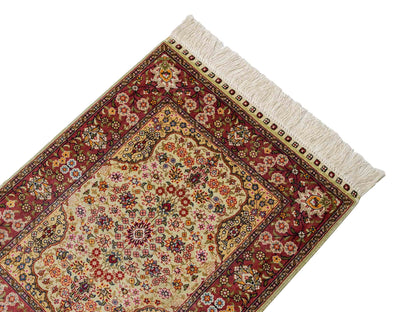 Sehr feiner, handgeknüpfter Khademi Orientteppich mit Hereke Design aus reiner Seide, creme, oliv, rosa. 62x48 cm. Vertrieb durch Jupiter Intl.