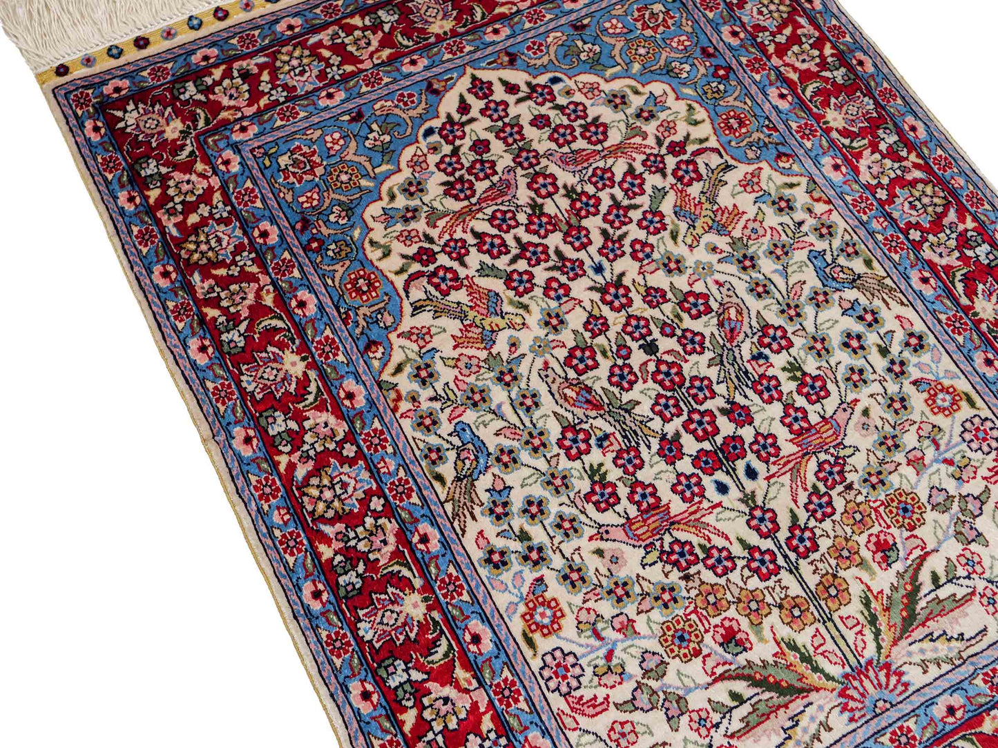 Sehr feiner, handgeknüpfter Khademi Orientteppich mit Hereke Design aus reiner Seide, creme, weiß, rot, blau. 63x47 cm. Vertrieb durch Jupiter Intl.