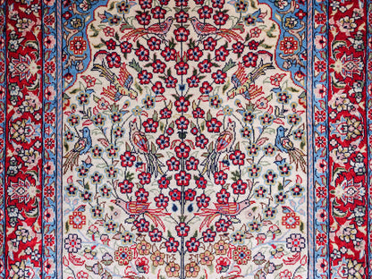 Sehr feiner, handgeknüpfter Khademi Orientteppich mit Hereke Design aus reiner Seide, creme, weiß, rot, blau. 63x47 cm. Vertrieb durch Jupiter Intl.