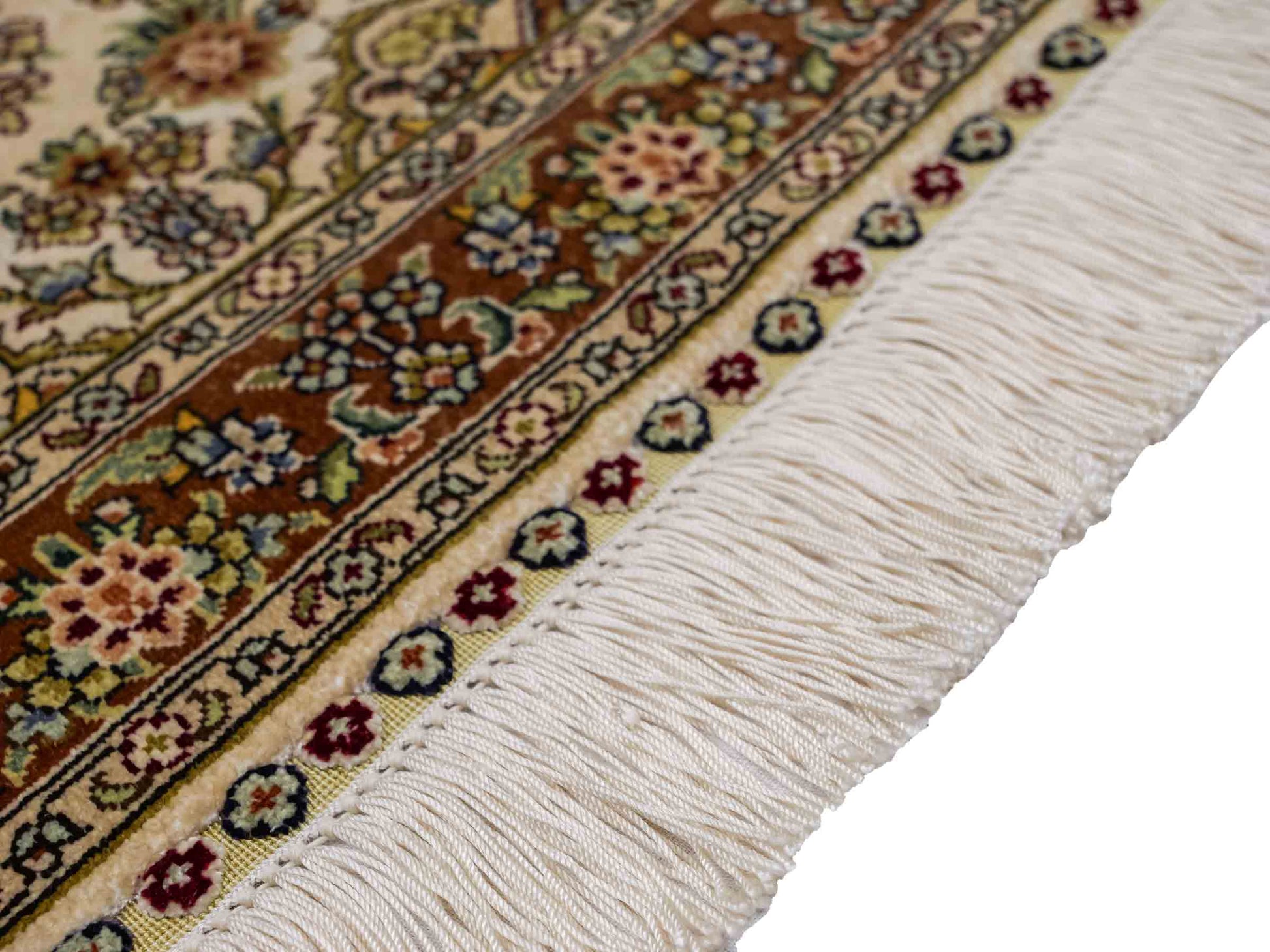Sehr feiner, handgeknüpfter Khademi Orientteppich mit Hereke Design aus reiner Seide, creme. 64x46 cm. Vertrieb durch Jupiter Intl.