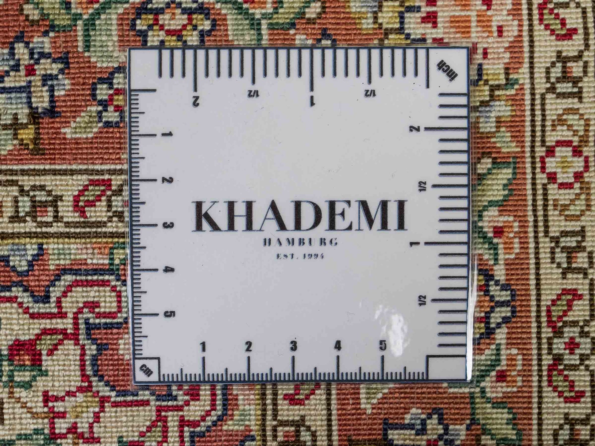 Sehr feiner, handgeknüpfter Khademi Orientteppich mit Hereke Design aus reiner Seide, creme. 64x46 cm. Vertrieb durch Jupiter Intl.