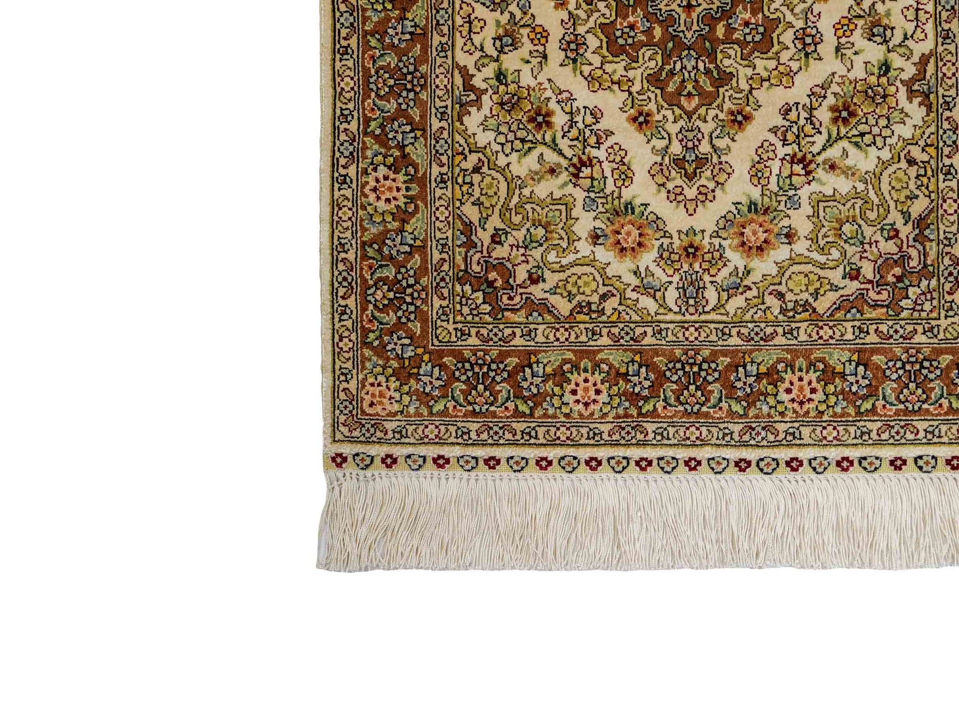 Sehr feiner, handgeknüpfter Khademi Orientteppich mit Hereke Design aus reiner Seide, creme. 64x46 cm. Vertrieb durch Jupiter Intl.