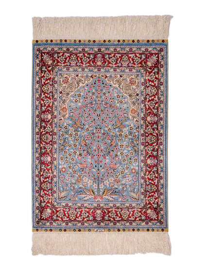 Sehr feiner, handgeknüpfter Khademi Orientteppich mit Hereke Design aus reiner Seide, blau, rot, creme. 65x47 cm. Vertrieb durch Jupiter Intl.