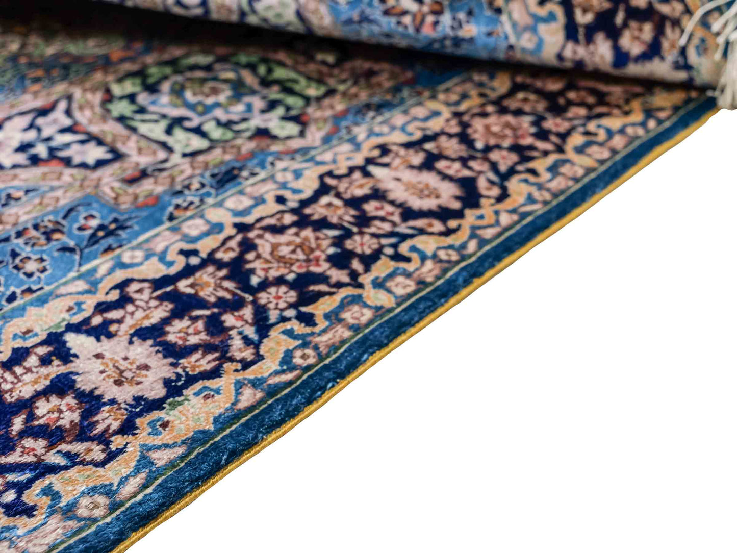 Sehr feiner, handgeknüpfter Khademi Orientteppich mit Hereke Design aus reiner Seide, blau. 92x62 cm. Vertrieb durch Jupiter Intl.