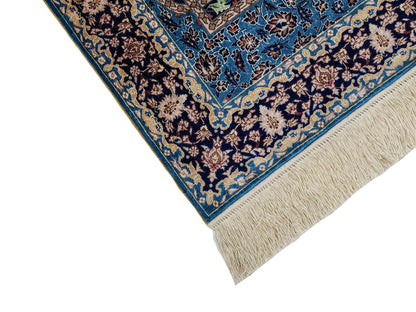 Sehr feiner, handgeknüpfter Khademi Orientteppich mit Hereke Design aus reiner Seide, blau. 92x62 cm. Vertrieb durch Jupiter Intl.