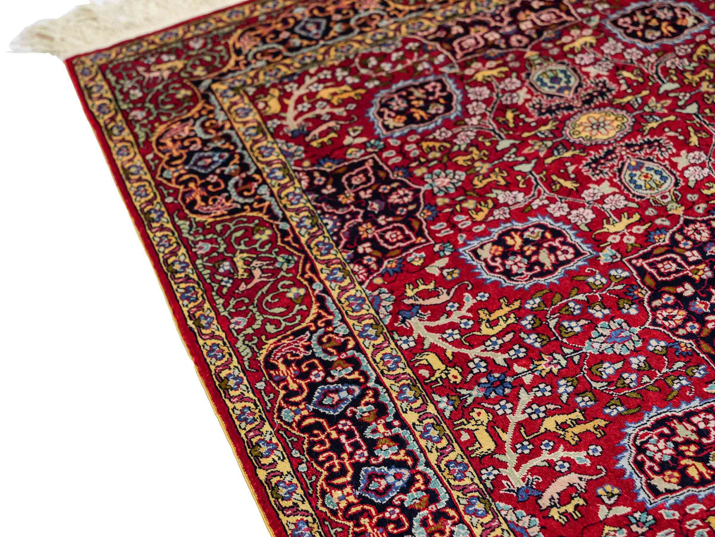 Sehr feiner, handgeknüpfter Khademi Orientteppich mit Hereke Design aus reiner Seide, rot. 92x62 cm. Vertrieb durch Jupiter Intl.