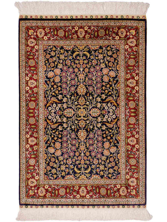 Sehr feiner, handgeknüpfter Khademi Orientteppich mit Hereke Design aus reiner Seide, blau, rot. 92x62 cm. Vertrieb durch Jupiter Intl.