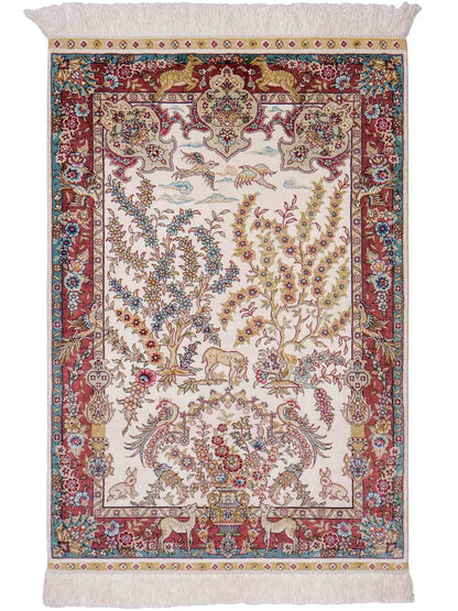 Sehr feiner, handgeknüpfter Khademi Orientteppich mit Hereke Design aus reiner Seide, creme, weiß, rosa, blau. 92x63 cm. Vertrieb durch Jupiter Intl.